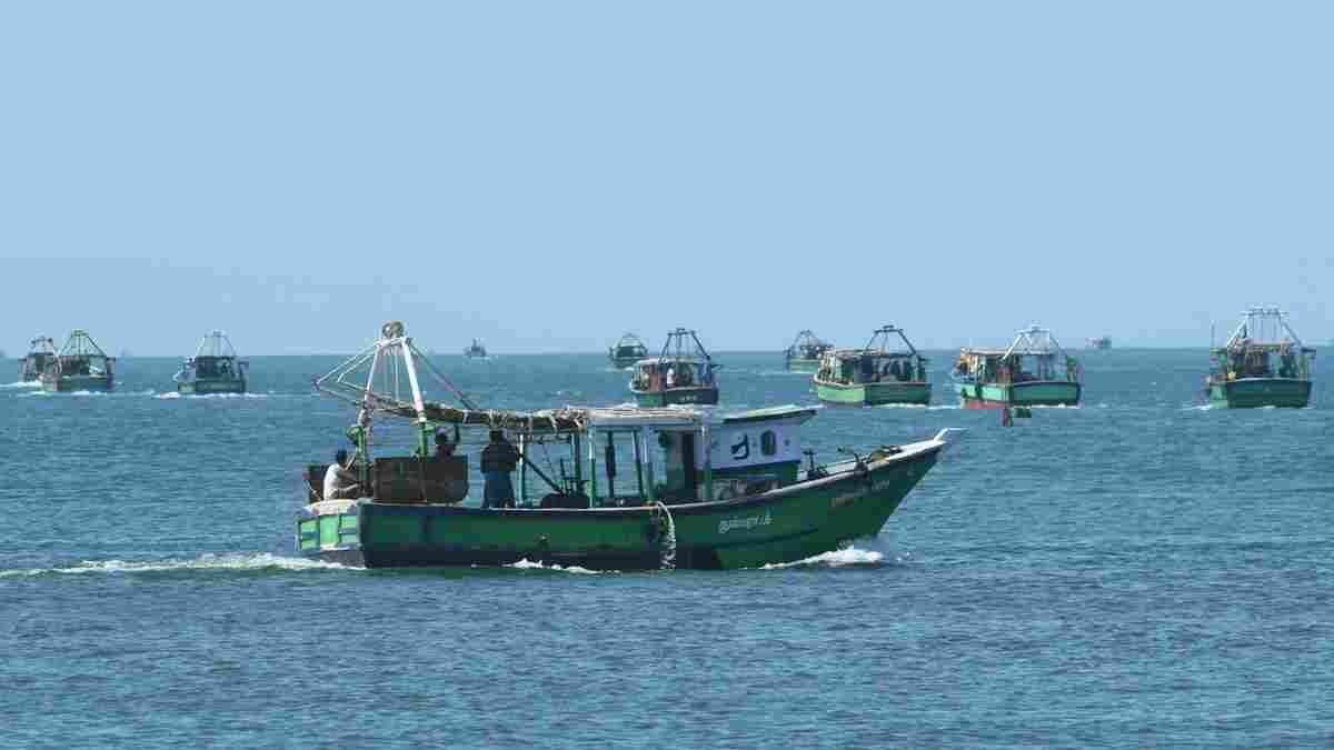 தமிழக மீனவர்கள் 7 பேர் கைது: இலங்கை கடற்படையின் அட்டூழியம்!